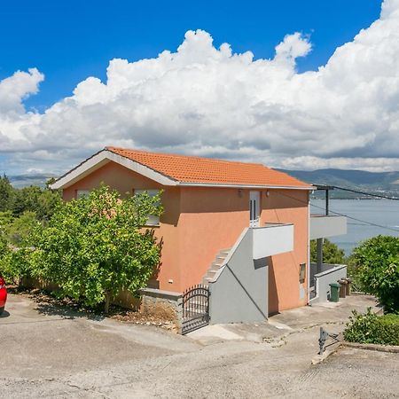 Apartments By The Sea Slatine, Ciovo - 11126 ภายนอก รูปภาพ