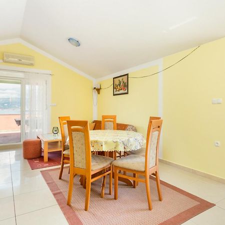 Apartments By The Sea Slatine, Ciovo - 11126 ภายนอก รูปภาพ